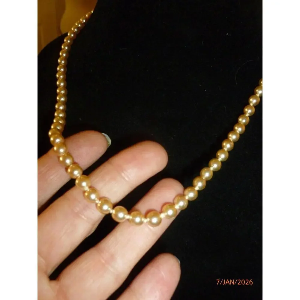 Vintage Faux‎ Pearls Hand Knotted Necklace Classic 18